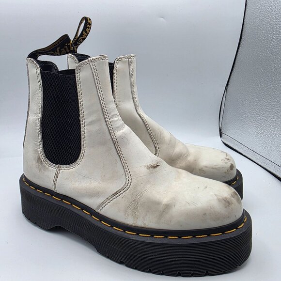 Dr. Martens Quad Women Size 8 White Chelsea Boots Walking Retro Party Casual - Picture 1 of 13
